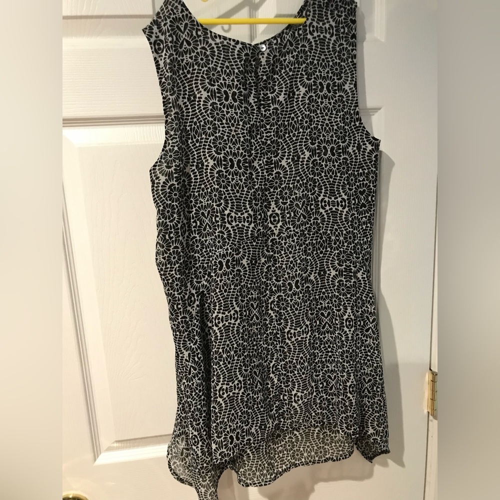 Fever Black and White Floral-Print Sleeveless Tunic